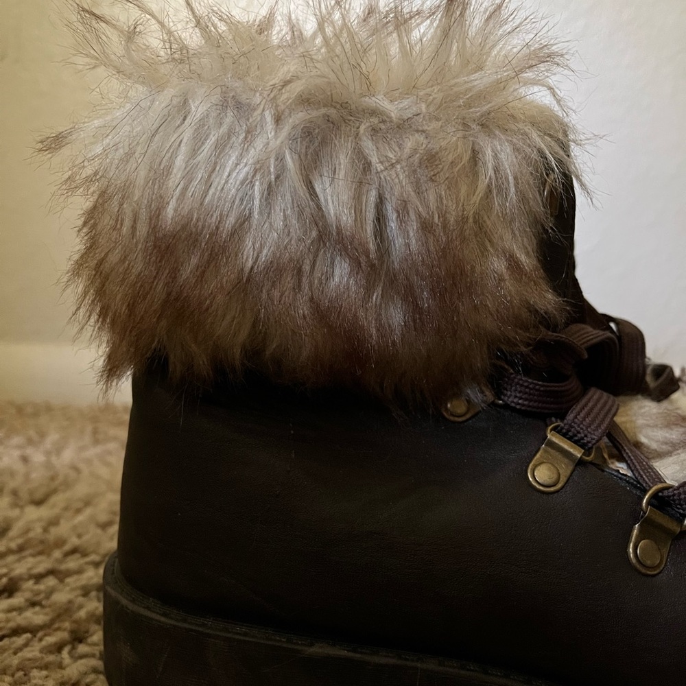 Faux fur boots - Picture 6 of 8